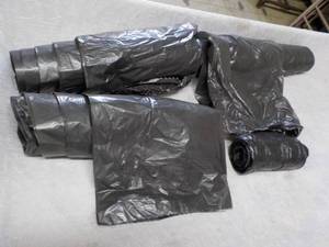 lot 10 image: 4 Rolls 2 Size Trash Bags...
