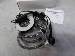 lot 33 image: Clip On Ring Light...