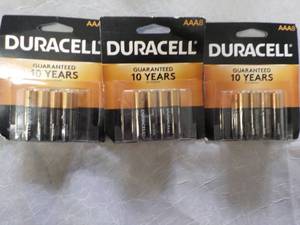 lot 53 image: 24 Duracell AAA Batteries...