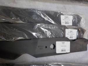 lot 81 image: 3 Blades 7-06401...