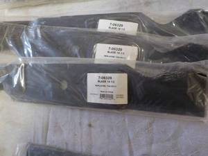 lot 83 image: 3 Blades 7-06329...