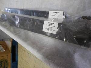 lot 84 image: 2 Blades 7-044099...