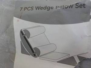 lot 172 image: 7 pcs Wedge Pillow Set...