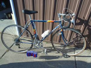 Peugeot mens multi speed Isbran. Good condition. Light weight. Look this one up. As shown.