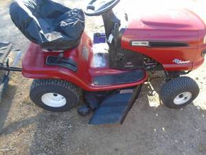 Craftsman DLT3000 mower. 18.5 hp Briggs engine. 42 deck with lawn sweeper. New blades, spindles, belts & oil change. Runs & drives. As shown. *THIS ITEM HAS A RESERVE.