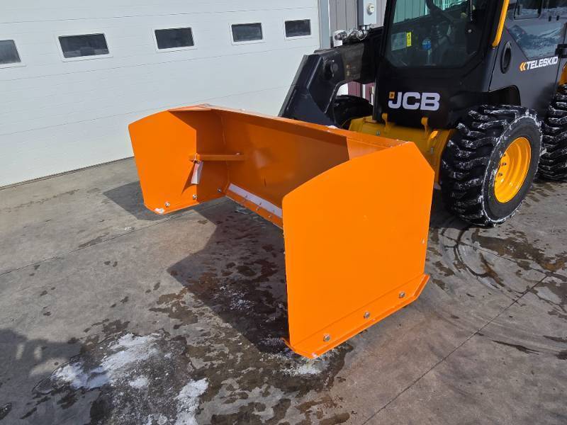 lot 15 image: Wolverine Snow Push Blade 84