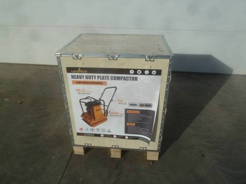 lot 70 image: Landhero Plate Compactor