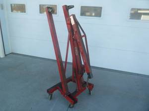 lot 22 image: Hydraulic Engine Hoist 2 Ton