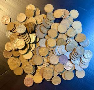 lot 29 image: 200 Mixed Lincoln Wheat Cents