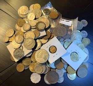 lot 53 image: 2.74 lbs (175 coins) Mixed Foreign Coinage, Few Duplicates, Wide Variety