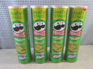 lot 224 image: (B-3) 4 Party Stack Size Pringles S...