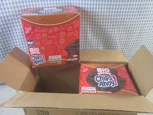 lot 236 image: (B-1) 14 Big Chewy Chips Ahoy Choco...