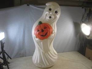 lot 5 image: (CS) Vintage Lightup Blow Mold Ghos...