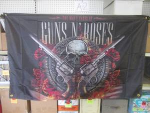 lot 32 image: (FS) 3 ft x 5 ft The Many Faces Of ...