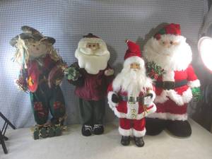 lot 75 image: (EW6) 3 Standing Santa Clauses and ...
