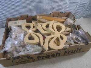 lot 152 image: (EW4) Large Flat of Assorted Wood P...