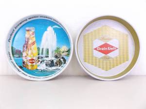 lot 11 image: 2 Vintage Miller Beer Advertising Metal Serving Trays