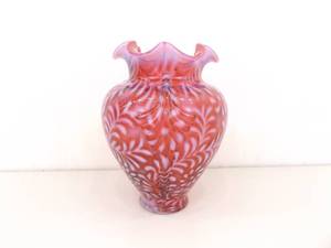 lot 21 image: Vintage Fenton Daisy and Fern Cranberry Ruffled Edge Vase
