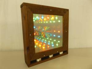 lot 32 image: Vintage 1970s 15 Wide Infinity Mirror