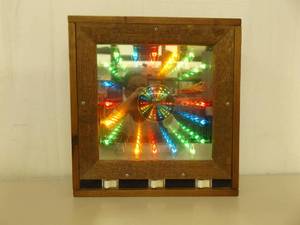 lot 32 image: Vintage 1970s 15 Wide Infinity Mirror