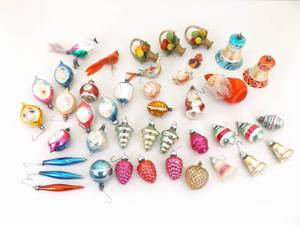 lot 92 image: Large Lot of Vintage and Antique Christmas Ornaments