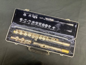 lot 66 image: Artley Flute #18-0 In Case
