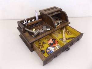 lot 142 image: Lot of Mens Jewelry, Jewelry Box, Keepsakes, Findings, etc.