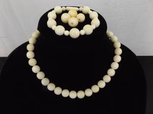 lot 140 image: 16.5 Genuine Bone Carved Beaded Necklace and 7.25 Bracelet Set wReplacements