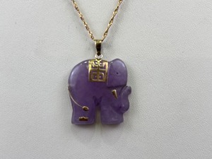 lot 101 image: 14k Yellow Gold Purple Jade Elephant Pendant Necklace
