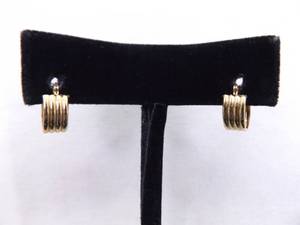 lot 112 image: 14k Yellow Gold Small Hoop Hinged Earrings
