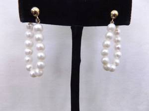 lot 116 image: 10k Yellow Gold Pearl Dangle Post Earrings