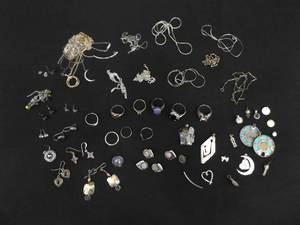 lot 130 image: 163 Grams of .925 Sterling Silver Wearable and Scrap Jewelry