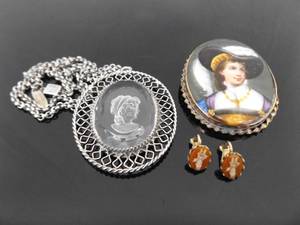 lot 133 image: Antique Hand Painted Mini Portrait Brooch and Cameo Collection
