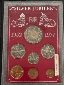 lot 33 image: Foreign Coins