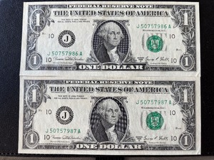 lot 118 image: 1969 D Green Seal $1 Dollar Federal Reserve Notes Consecutive Uncirculated
