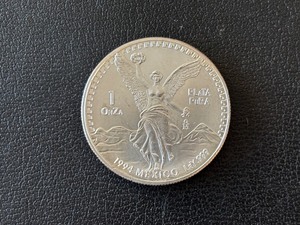 lot 130 image: 1994 1 Ounce .999 Fine Silver Mexican Libertad