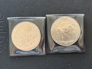 lot 133 image: 1977 Crown Coins