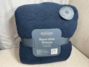 lot 117 image: New Berkshire Reversible Throw Blanket