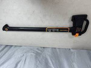 lot 127 image: New Fiskars Wood Splitter Axe