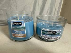 lot 154 image: 2 New Ocen Blue Mist Scent Candlelite Candles