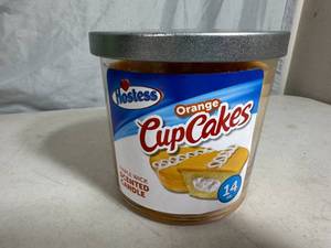lot 177 image: New Hostess Orange Cupcake Triple Wick Scented Candle