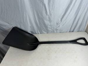 lot 279 image: Brand New Bully Tools Poly Scoop Shovel