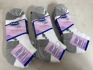 lot 301 image: 9 New Pair of Dr Scholls For Her Blister Guard Socks