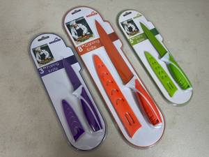 lot 323 image: 3 New Ceramic Coated Kitchen Knives with Sleeves