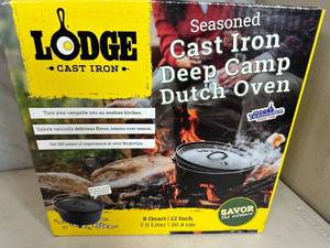 lot 14 image: New Lodge Cast Iron 8 qt Dutch Oven with Lid