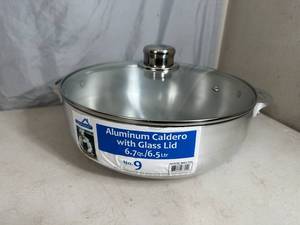 lot 79 image: New 6.7 qt Aluminum Caldero Pan with Glass Lid