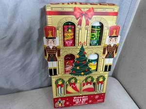 lot 82 image: New Elf Movie Themed Bath and Body Gift Set