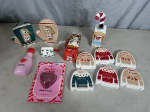 lot 105 image: New Holiday Theme Bath and Beauty Gifts