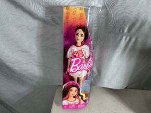 lot 108 image: New Barbie Fashionistas Doll