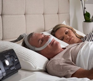 MSRP $1800 ResMed AirSense™ 10 AutoSet™ With HumidAir CPAP Machine W/Carry Bag, Reservoir, Data Card &amp; Power Cord - Excellent Working Condition!&nbsp;